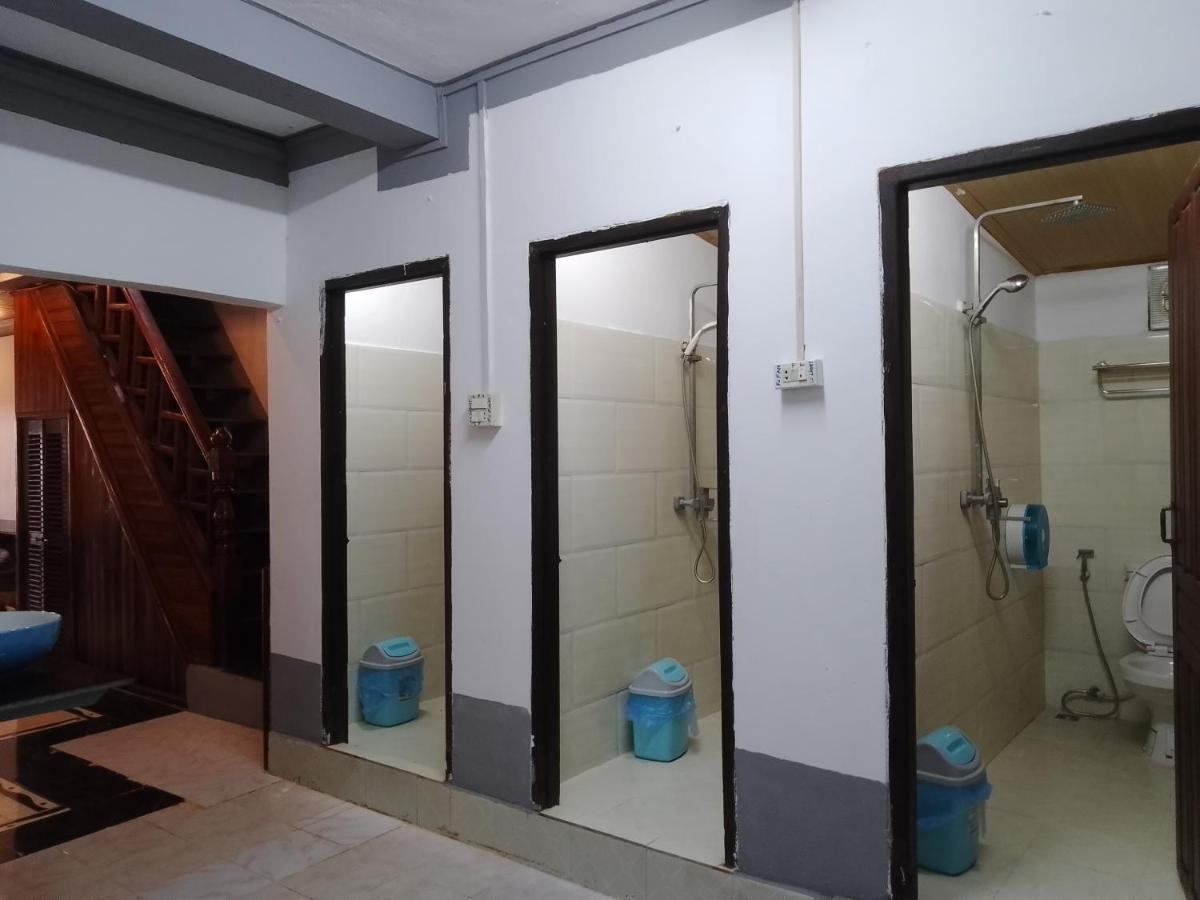 Funny Backpacker Hostel Луанг Прабанг Екстериор снимка
