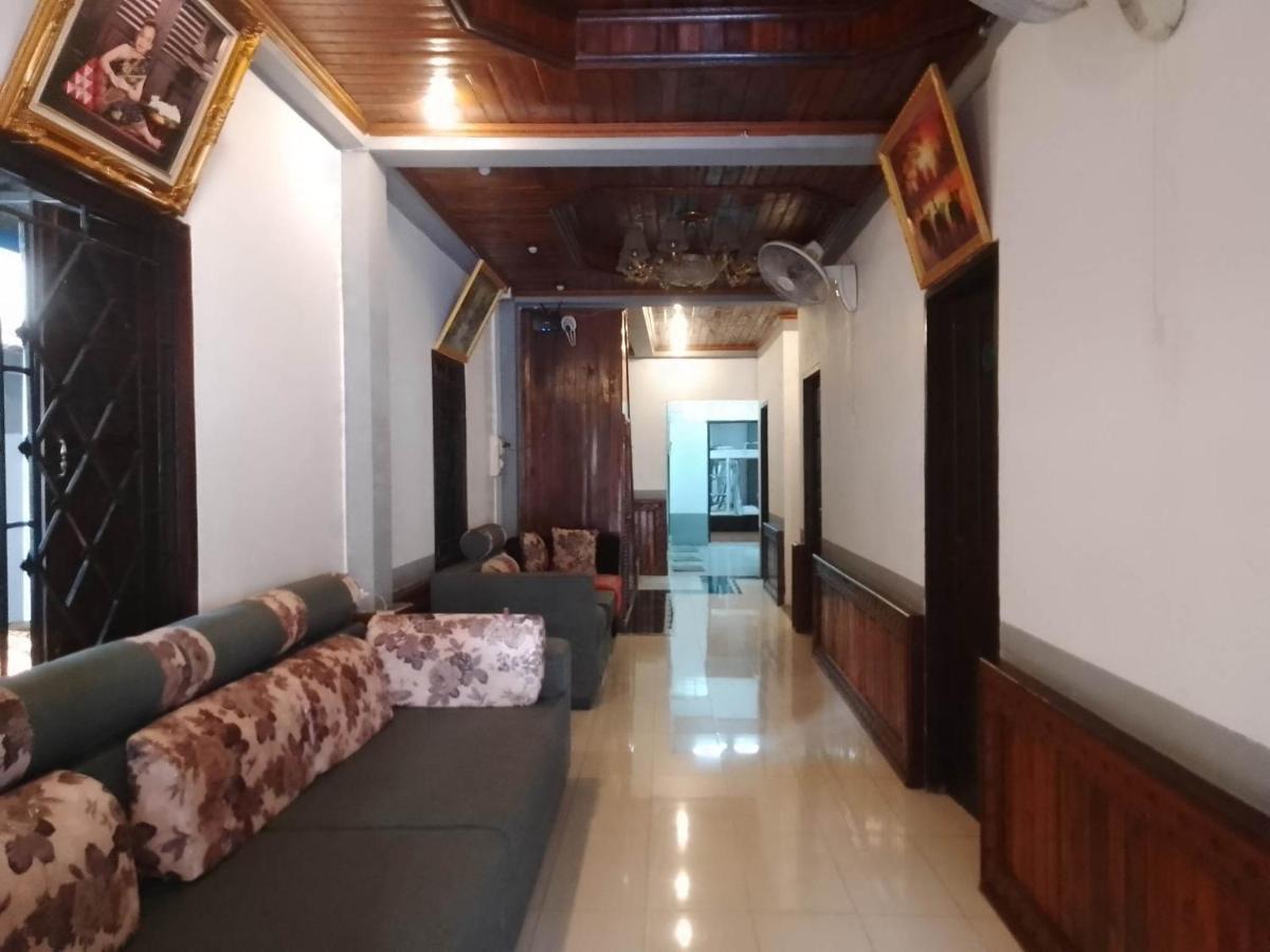 Funny Backpacker Hostel Луанг Прабанг Екстериор снимка